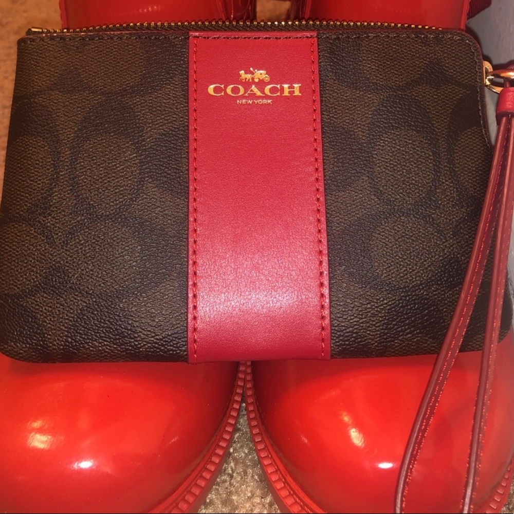 COACH 100% Leather Wristlet